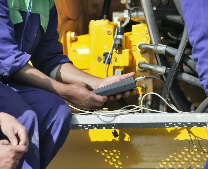 commercial-generator-repair-service-767x510@2x-reh1afqjm32b8yp1nlmttkx7yfdodloiv2ohyq9qp0